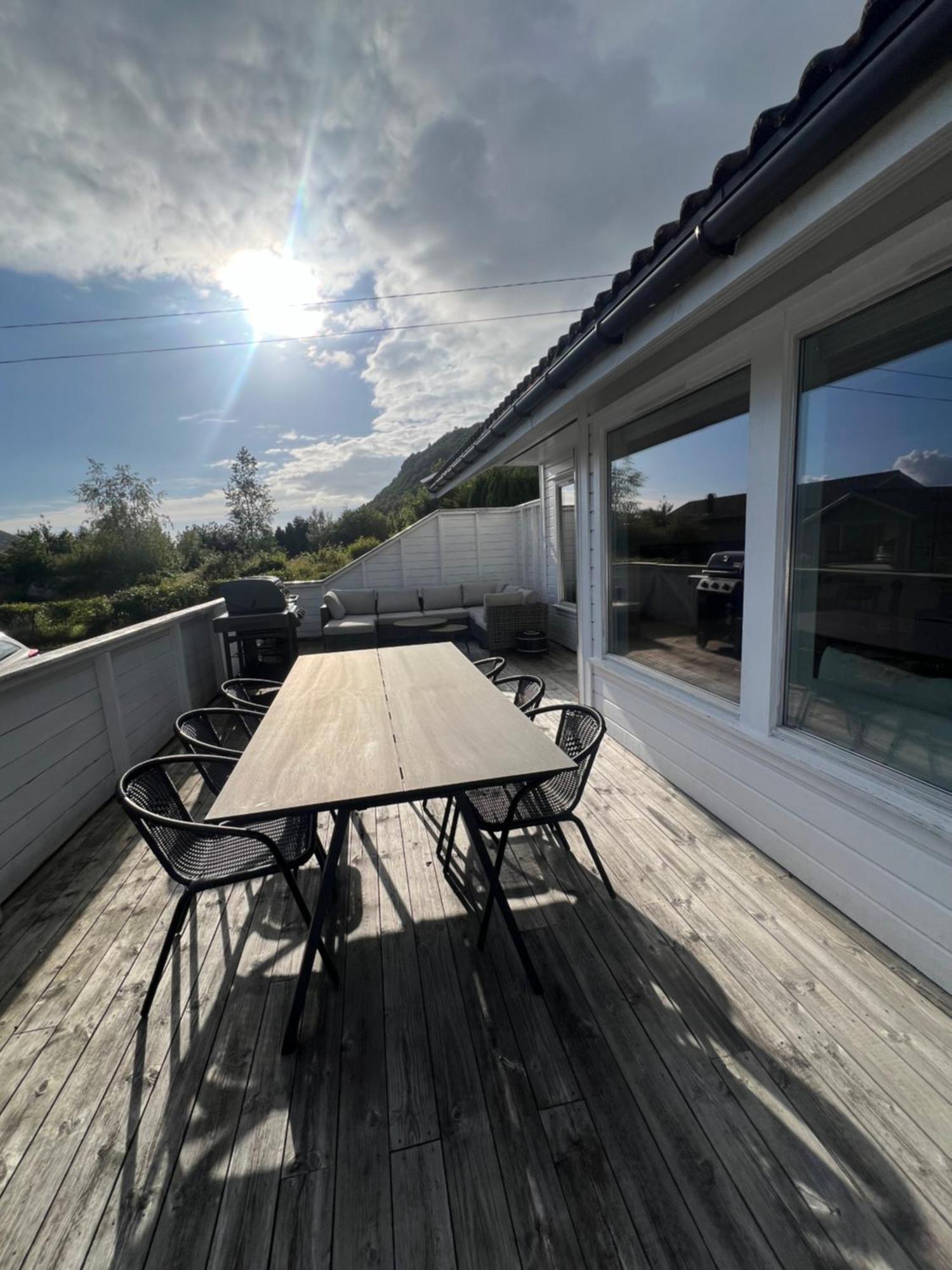 Entire House With View Over The Fjord Feriehus
