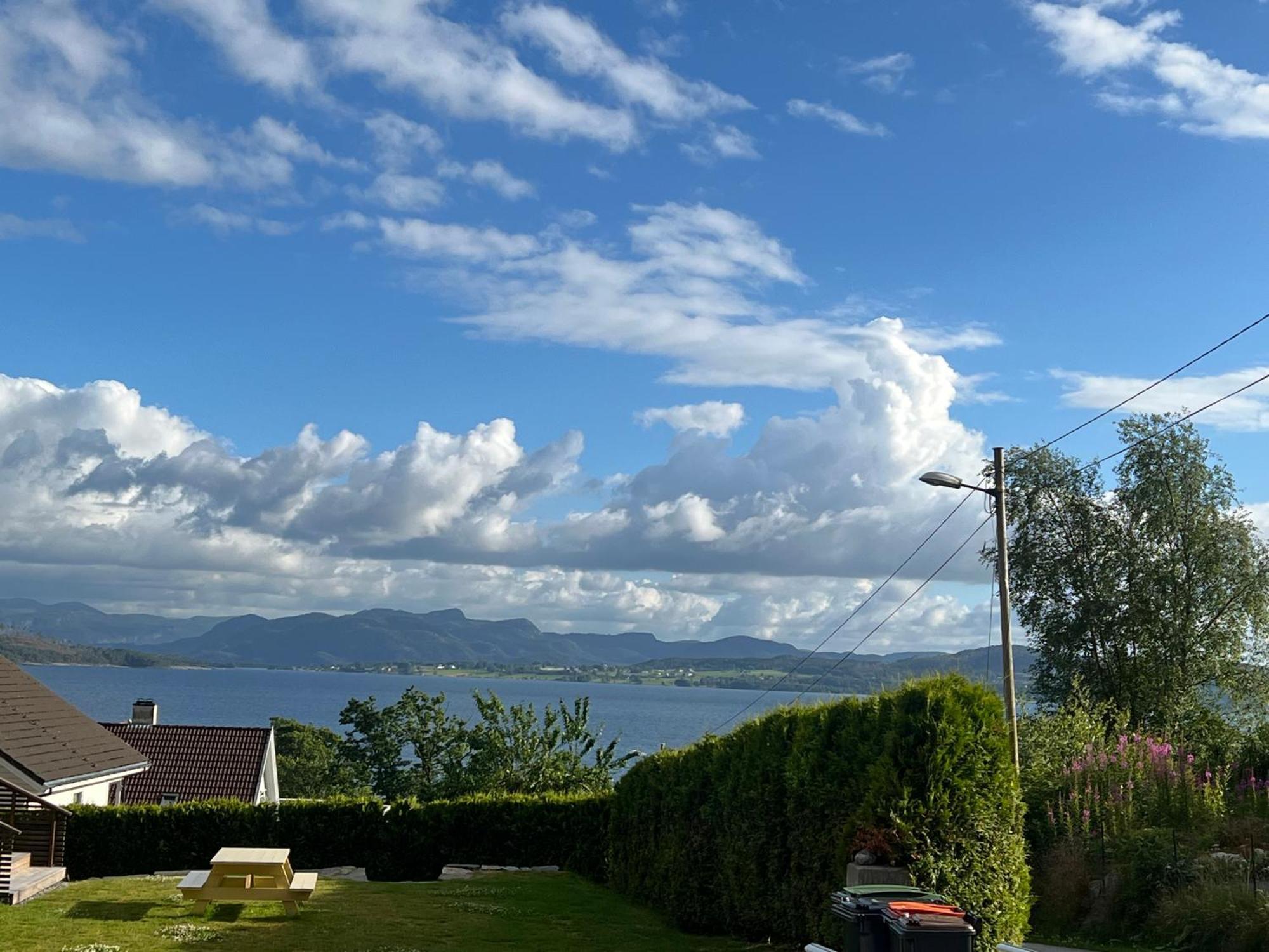Entire House With View Over The Fjord Feriehus